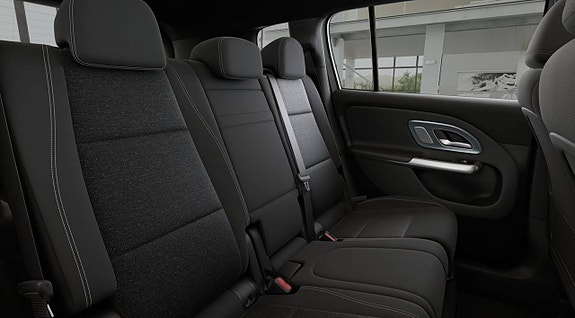 Mercedes-Benz GLB350 7 of 8
