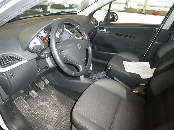 Peugeot 207 3 of 5
