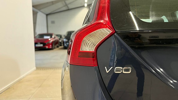 Volvo V60 10 of 23