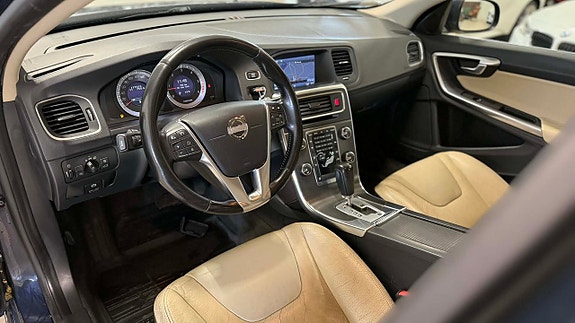 Volvo V60 13 of 23
