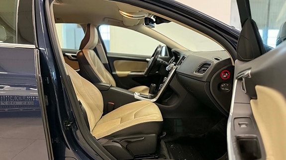 Volvo V60 23 of 23