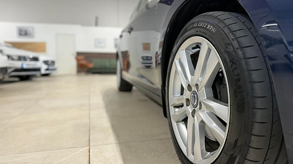 Volvo V60 4 of 23