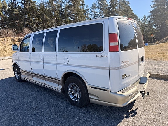 Chevrolet Express G1500 4 of 5