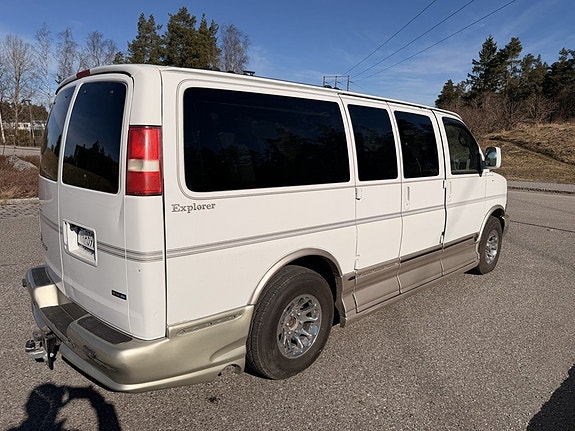 Chevrolet Express 6 of 14