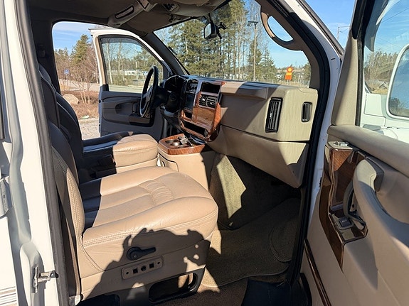 Chevrolet Express 14 of 14