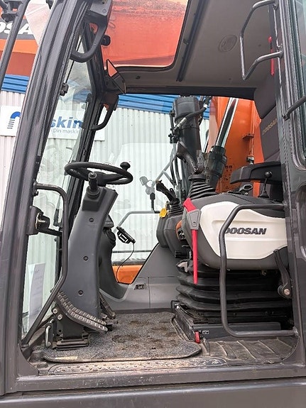 Doosan DX170W-5 15 of 19