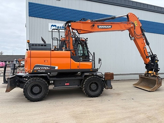 Doosan DX170W-5 2 of 5