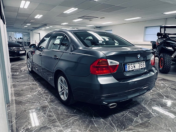 BMW 318d 6 of 24