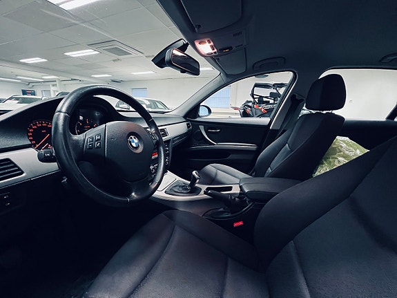BMW 318d 11 of 24