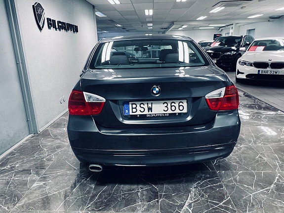 BMW 318d 5 of 5