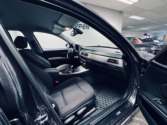 BMW 318d 13 of 24