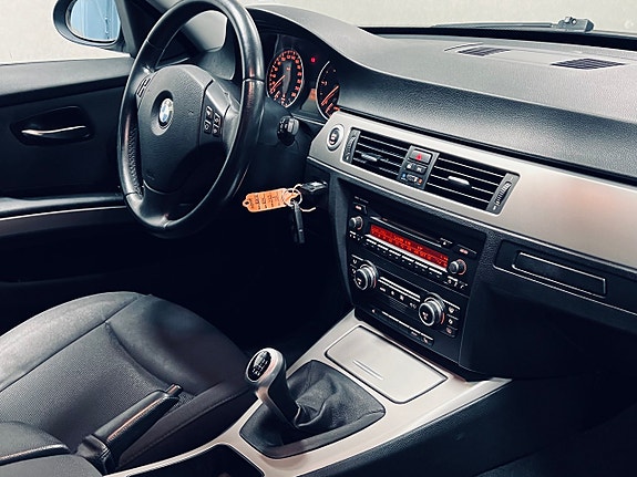 BMW 318d 10 of 24
