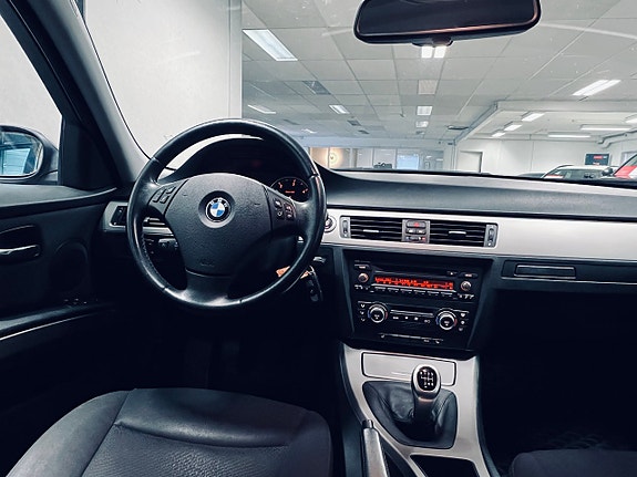 BMW 318d 9 of 24