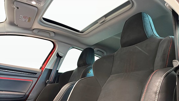 Renault Megane E-Tech 11 of 16
