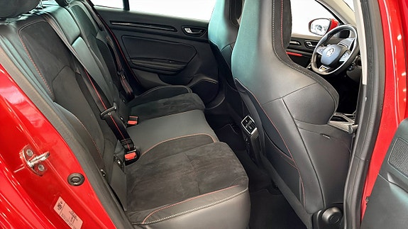 Renault Megane E-Tech 5 of 16