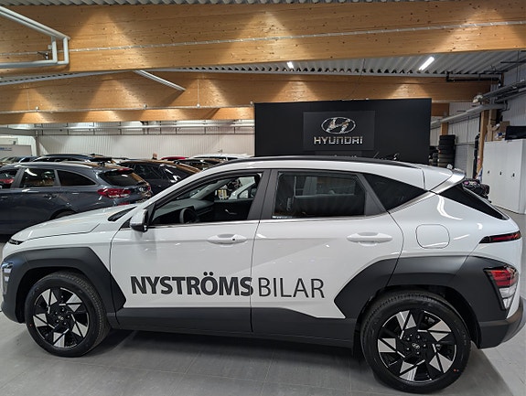Hyundai Kona 2 of 5