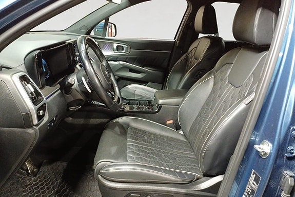 Kia Sorento 3 of 17