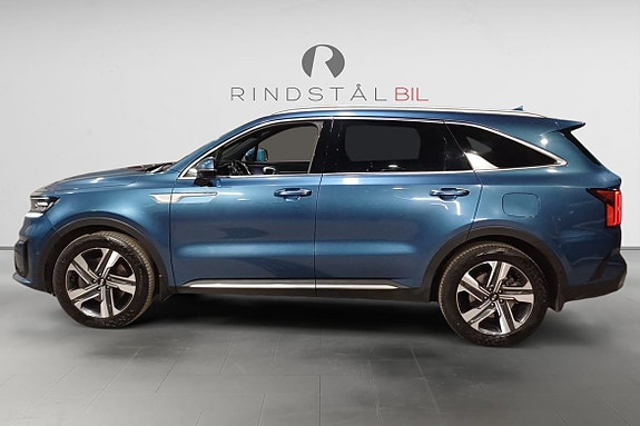 Kia Sorento 4 of 17