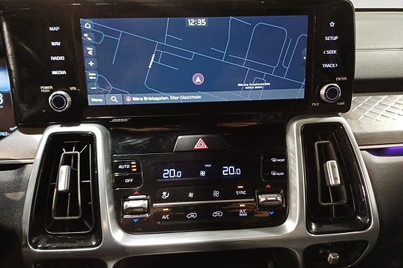 Kia Sorento 12 of 17