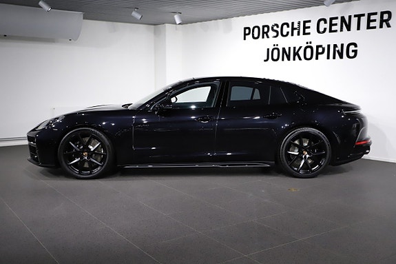 Porsche Panamera 4 2 of 5