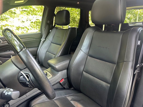 Jeep Grand Cherokee 8 of 10