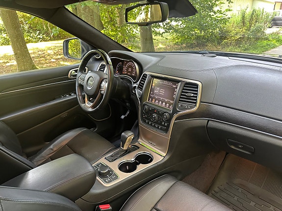 Jeep Grand Cherokee 10 of 10