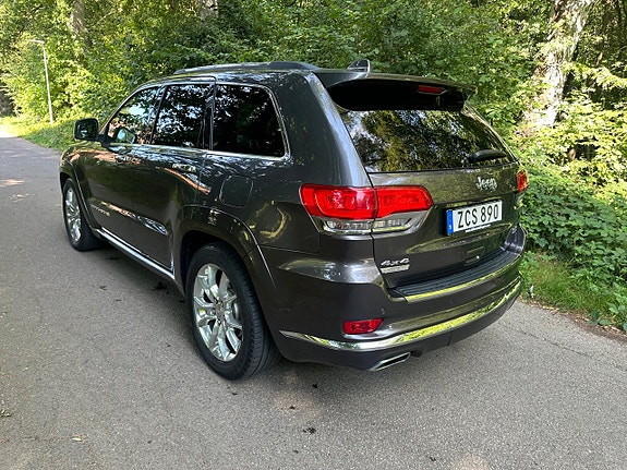 Jeep Grand Cherokee 2 of 5