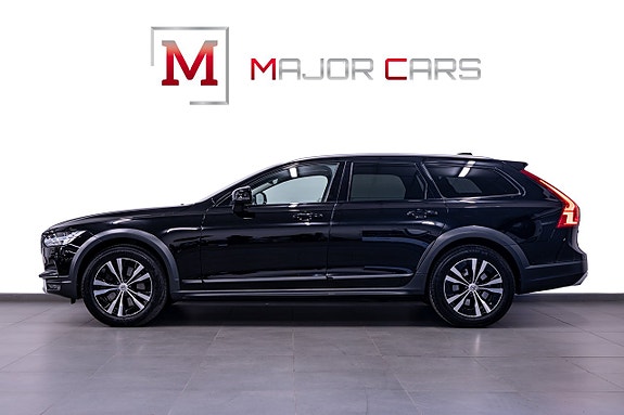 Volvo V90 Cross Country 3 of 5
