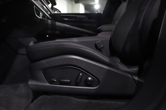 Porsche Macan 4 18 of 22