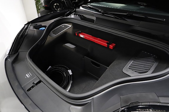 Porsche Macan 4 22 of 22