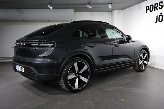 Porsche Macan 4 5 of 5