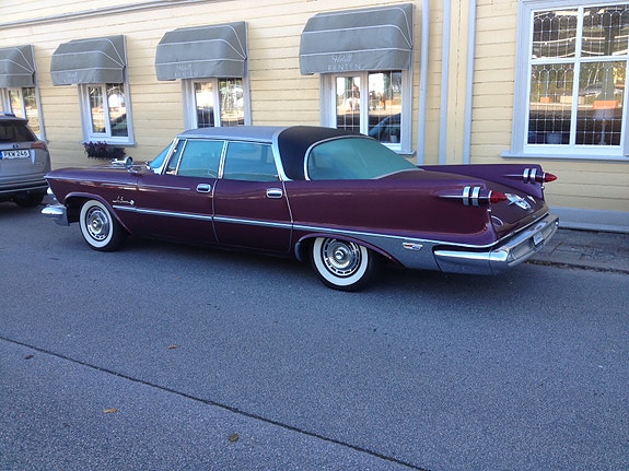 Chrysler Imperial 2 of 12