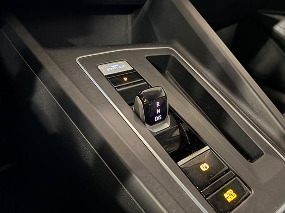 Volkswagen Golf VIII 12 of 16