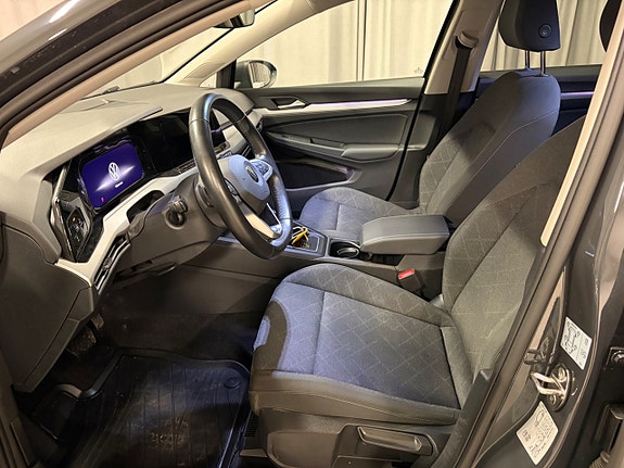 Volkswagen Golf VIII 9 of 16