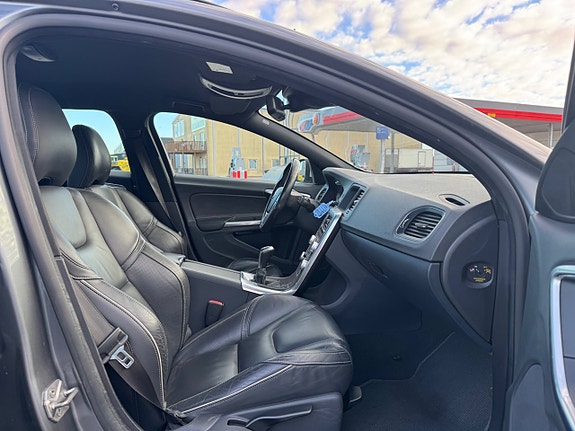 Volvo V60 14 of 20