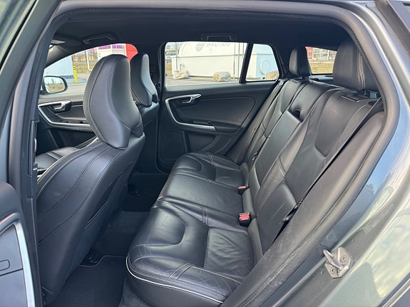 Volvo V60 13 of 20