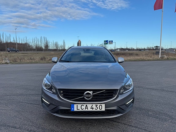 Volvo V60 2 of 20