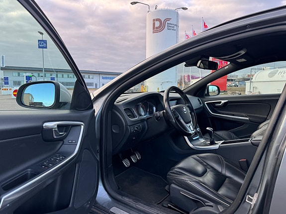 Volvo V60 10 of 20
