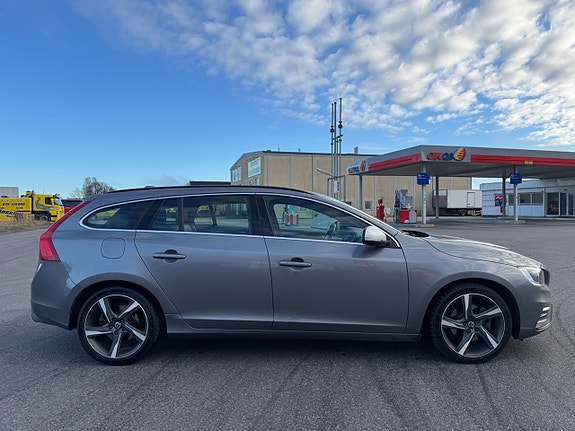 Volvo V60 4 of 20