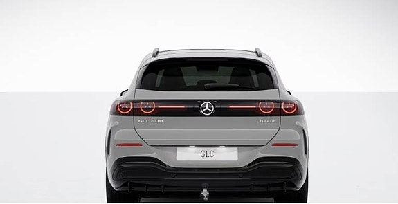Mercedes-Benz GLC400 3 of 4