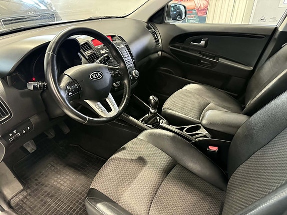 Kia Ceed 8 of 12