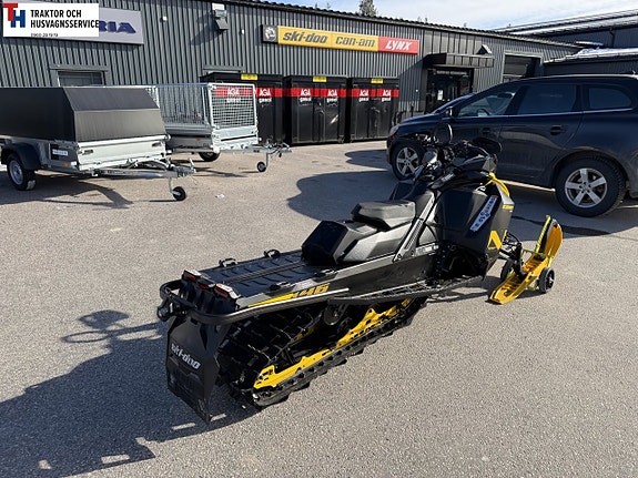 Ski-Doo Summit NEO + -23 3 of 6