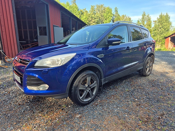 Ford Kuga 2 of 5