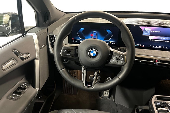 BMW iX 9 of 18