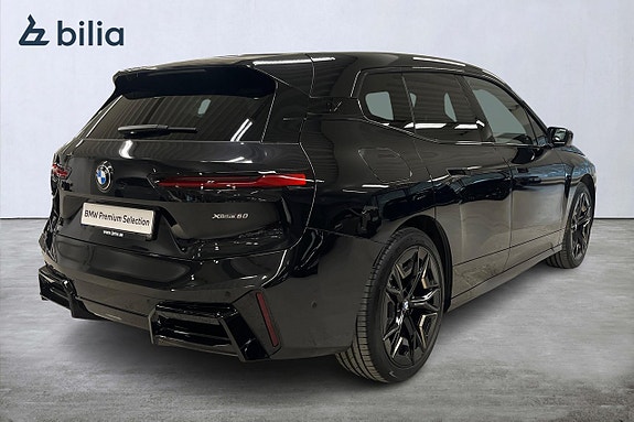 BMW iX 16 of 18