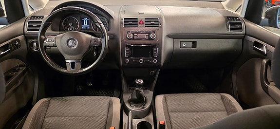 Volkswagen Touran 5 of 5