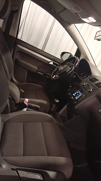 Volkswagen Touran 6 of 9
