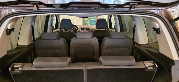 Volkswagen Touran 8 of 9