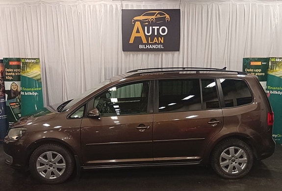 Volkswagen Touran 3 of 5