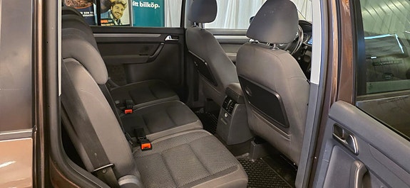 Volkswagen Touran 7 of 9